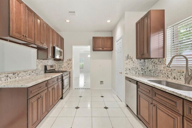 Building Photo - 13902 Danton Falls Dr