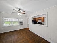 Building Photo - 208 E Graham St