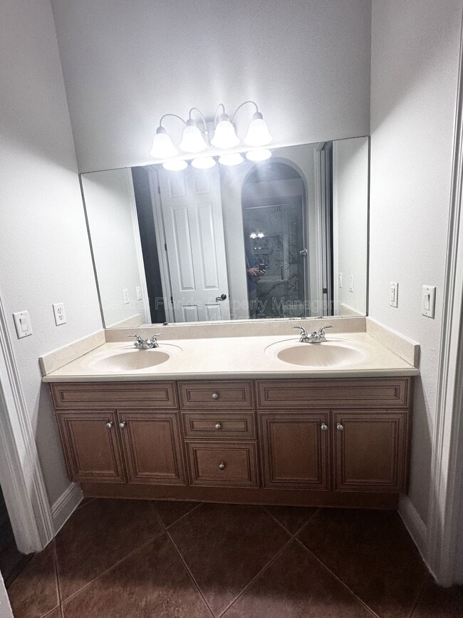 Building Photo - 5027 Keeneland Cir