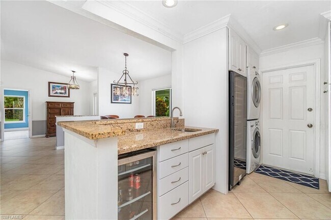 Building Photo - 1933 Countess Ct