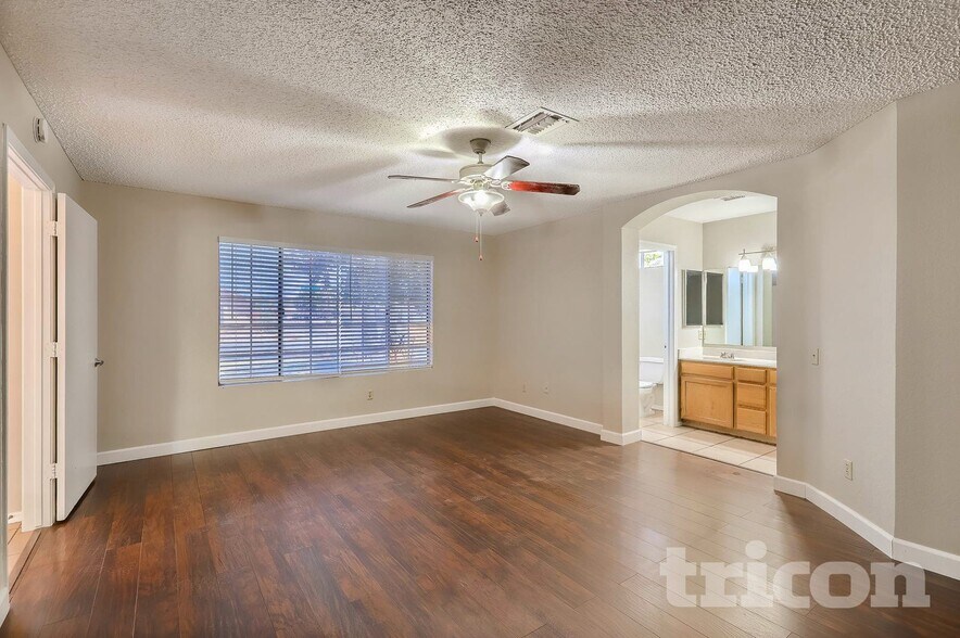 Building Photo - 8511 W Orange Dr