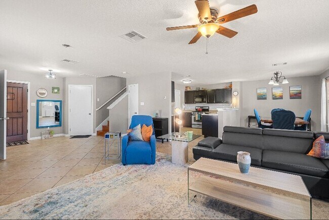 Building Photo - Furnished 4-Bedroom Home in Buda – Price J...
