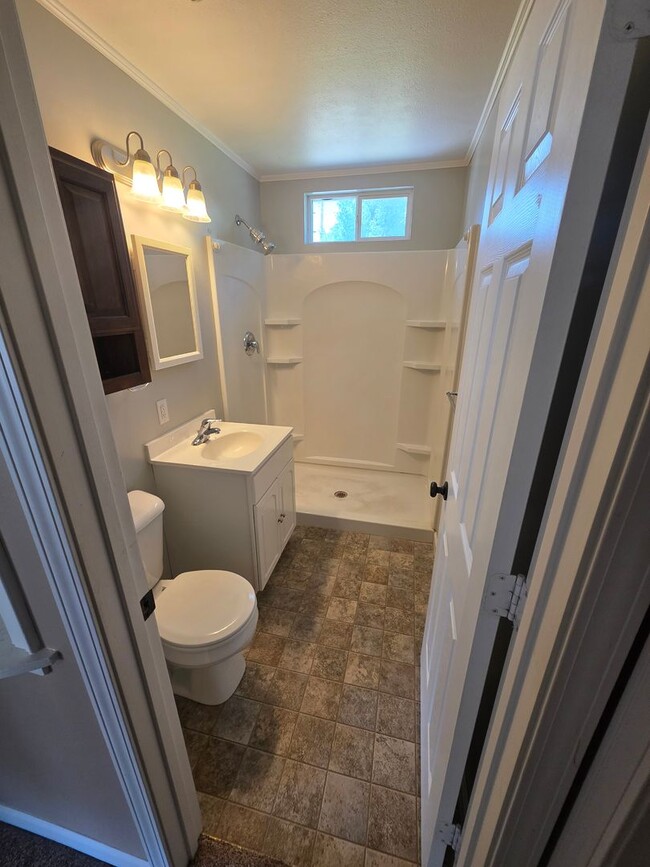 Building Photo - Looking for Cozy? You Just Found It.
