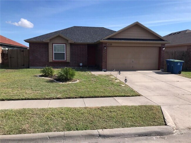 Primary Photo - 1135 Livermore St