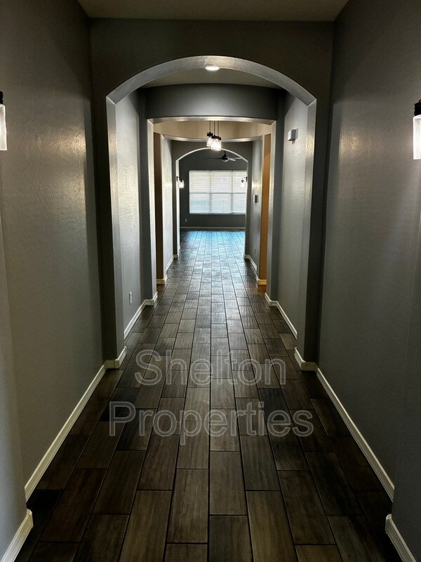 Building Photo - 10326 E Corbin Ave