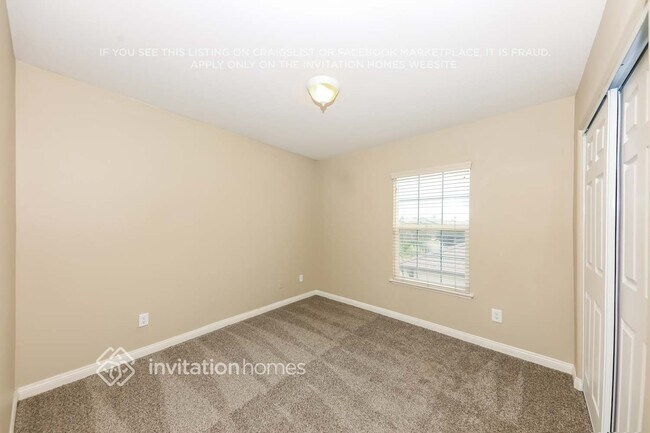 Building Photo - 12579 Chimney Rock Dr