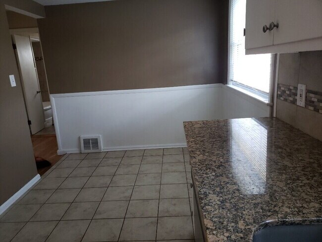 Building Photo - 18308 Edinboro Ave