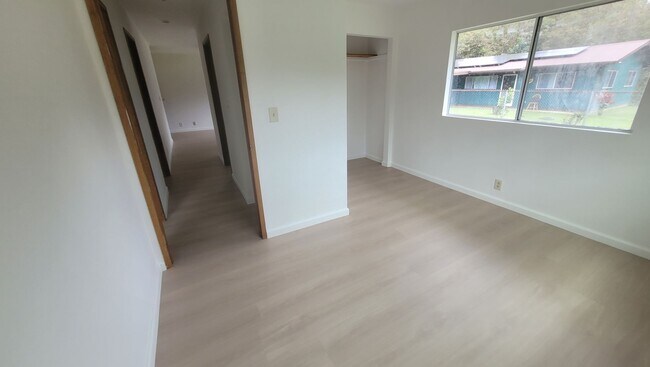 Building Photo - Bright Remodeled 3BR Home – Move-In Ready Now w/ Fenced Yard + Garage