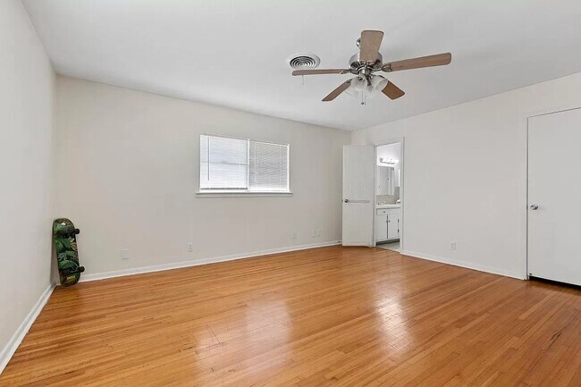 Building Photo - 5720 Wharton Dr