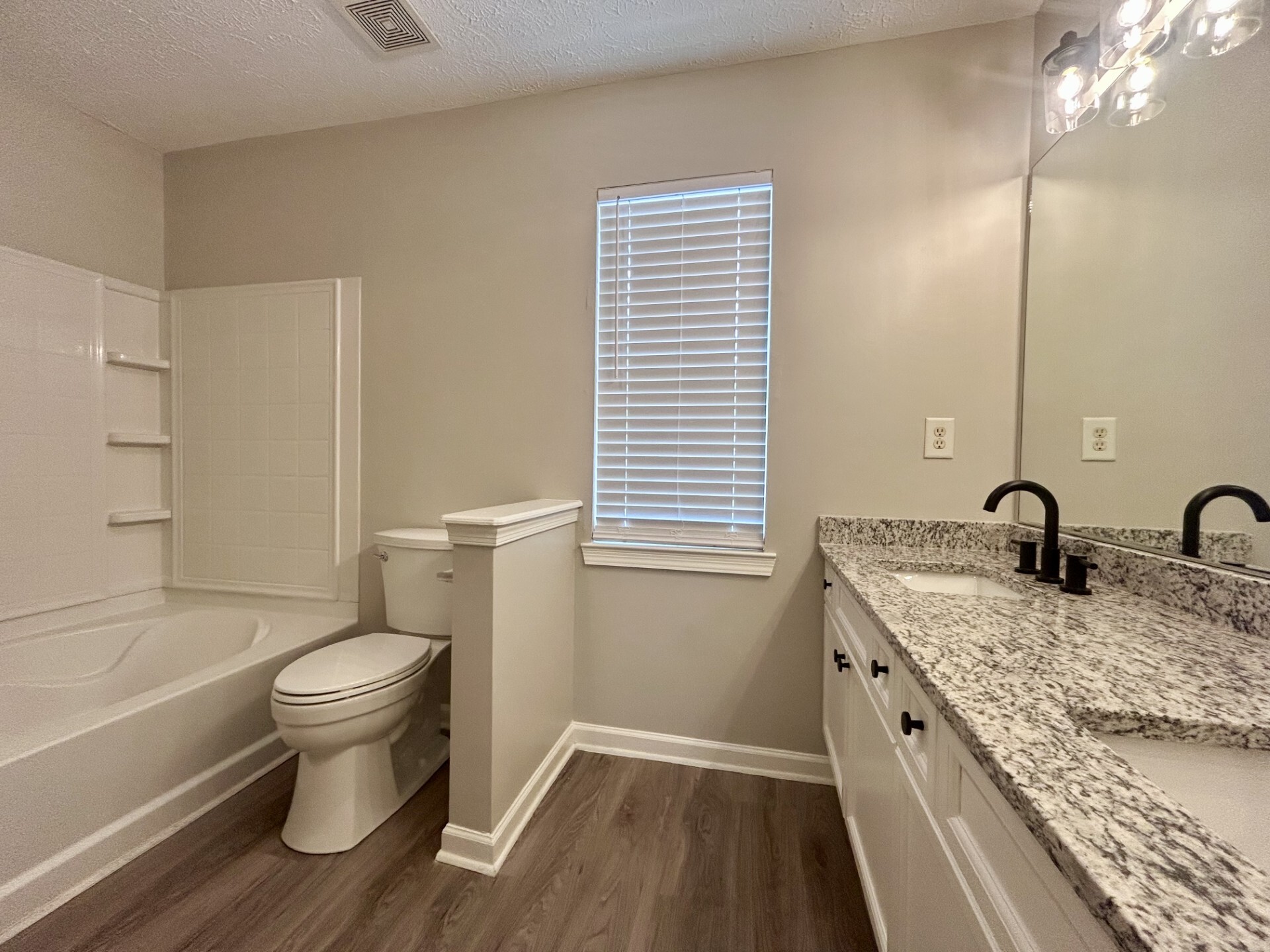 Primary bathroom - 2480 Nashboro Blvd
