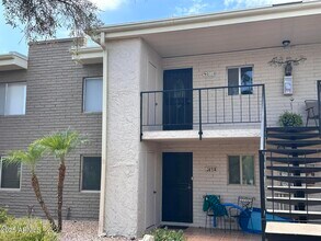 Building Photo - 16852 E La Montana Dr