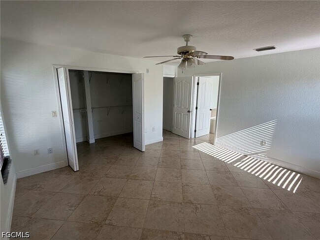 Building Photo - 1306 SW 35th Terrace