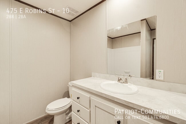 Building Photo - 475 E Robins St