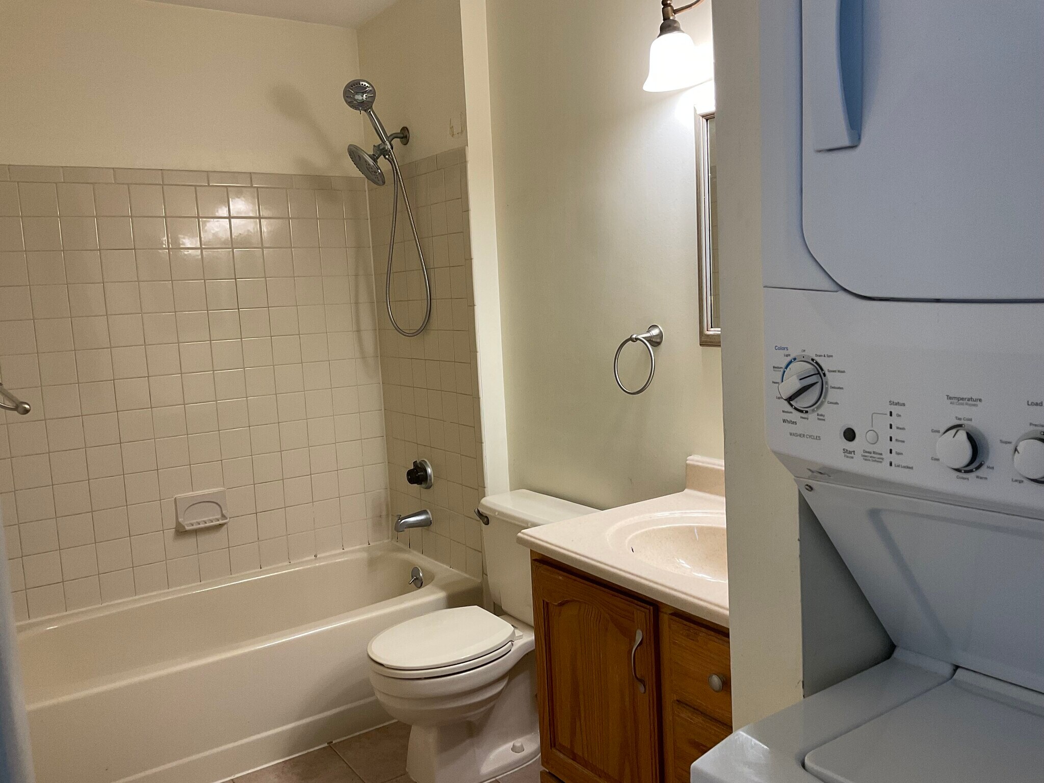 Building Photo - 2110 Aspen Dr