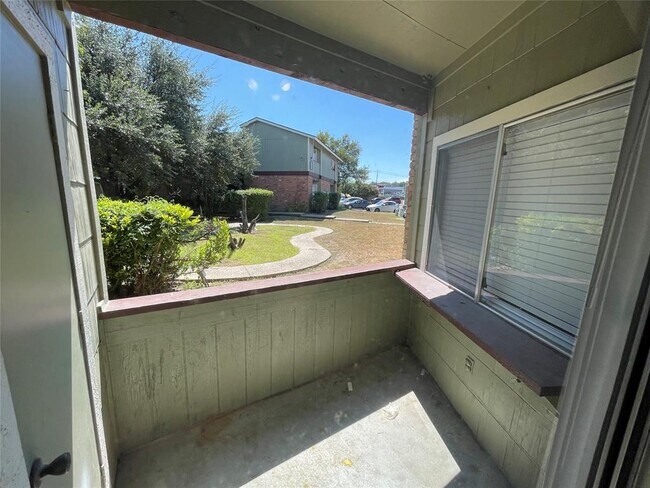 Building Photo - 6809 West Gate Blvd