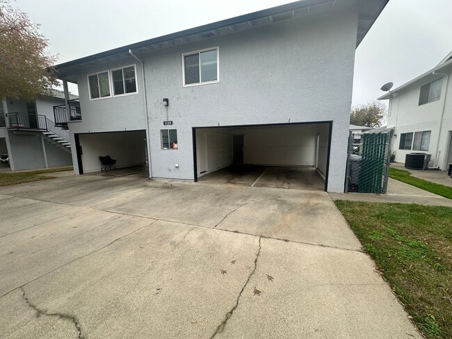 Building Photo - Water, Sewer, Garbage paid