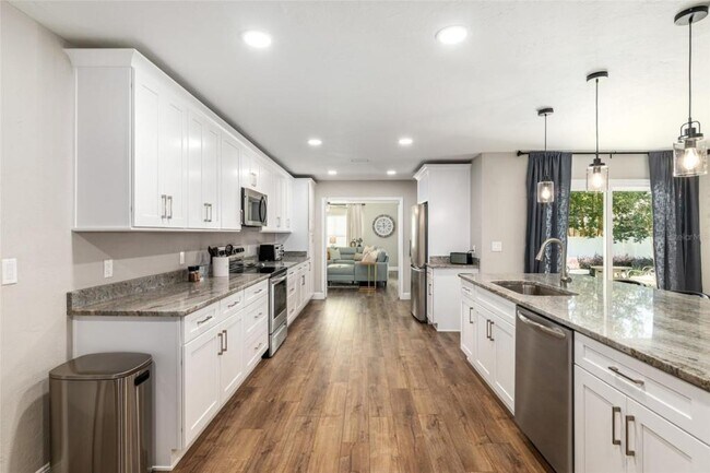 Building Photo - 4530 SE 14th St