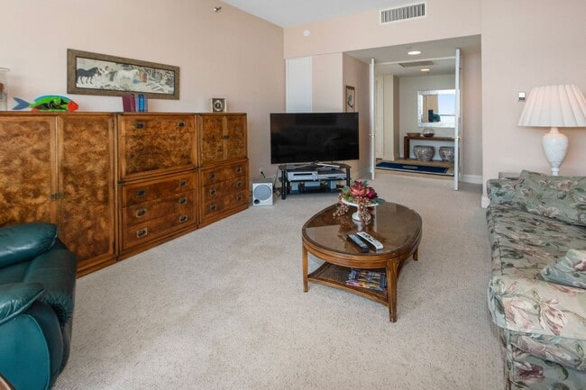 Building Photo - 1750 Avenida Del Mundo