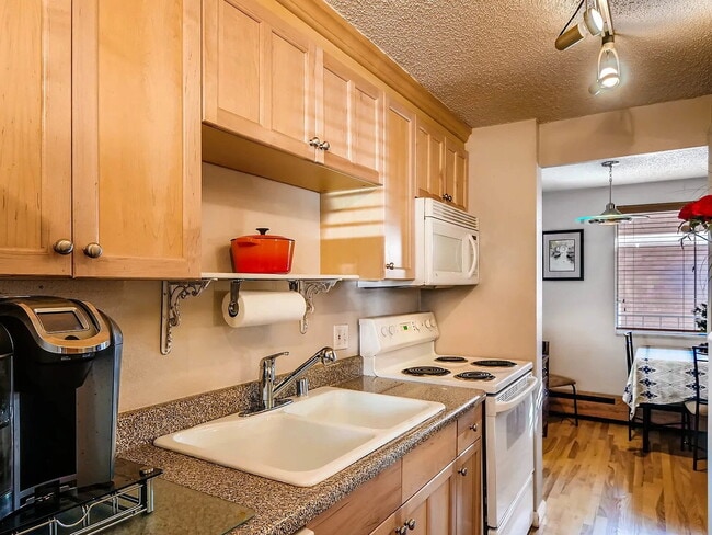 Building Photo - North Washington park one bedroom / one bath Apartment  for rent