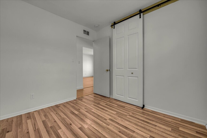 Building Photo - 26435 Tawas St