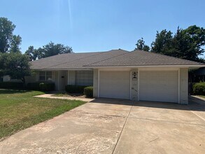 Building Photo - 3 bedroom 2.5 bath!