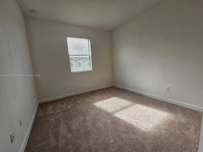 Building Photo - 257 SW 159th Way