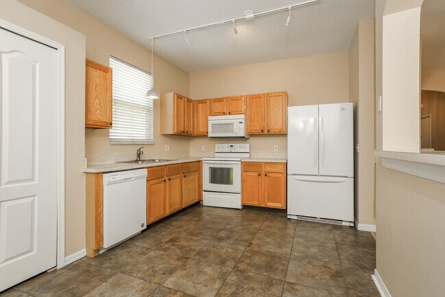 Building Photo - 15822 Pine Lily Ct