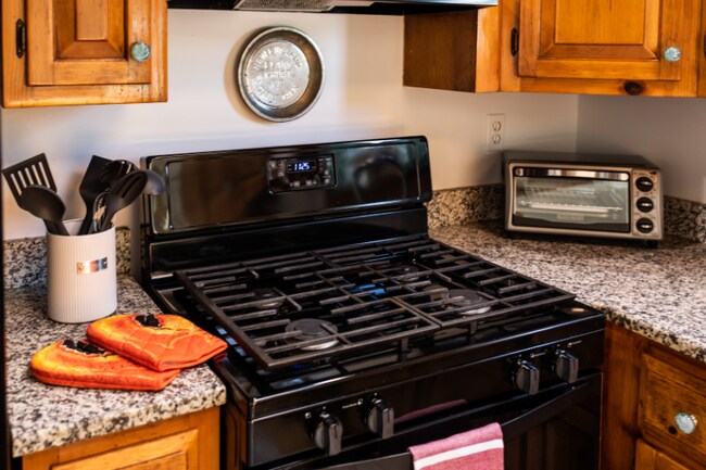 Building Photo - 431 Winnacunnet Rd