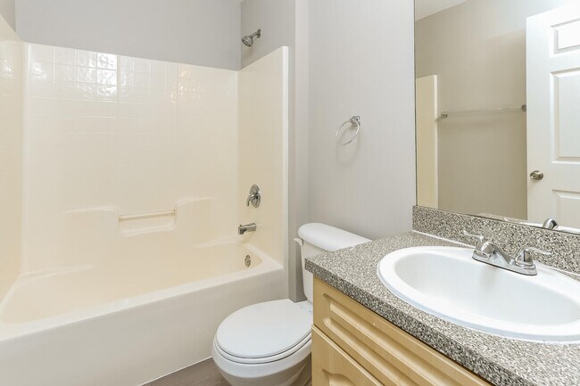 Building Photo - 1302 SW Amboy Ave