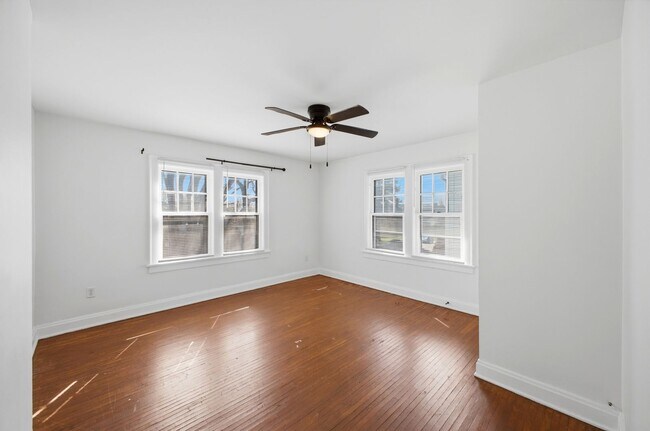 Building Photo - 415-417 S Huron Ave