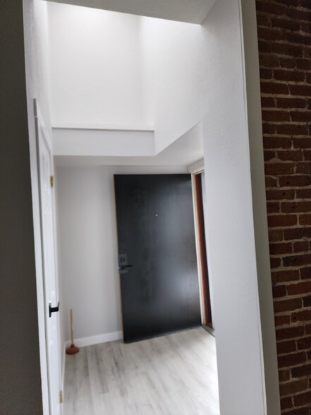 Building Photo - 109 N Kimball Ave