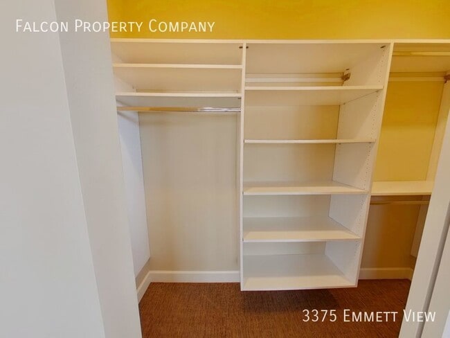 Building Photo - Fabulous Townhome in Stetson Hills! - Leas...