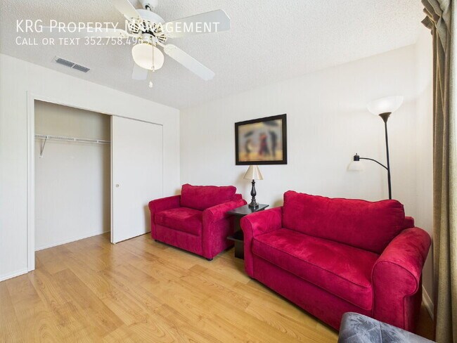 Building Photo - 480 Hildalgo Dr