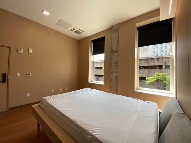 Building Photo - 83 Hanover St