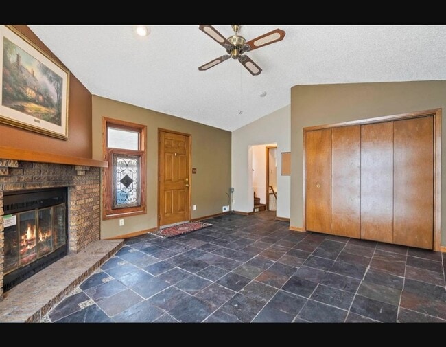 Building Photo - 2 Bedroom 1 Bathroom House, 1/2 OFF FIRST MONTHS RENT!!!