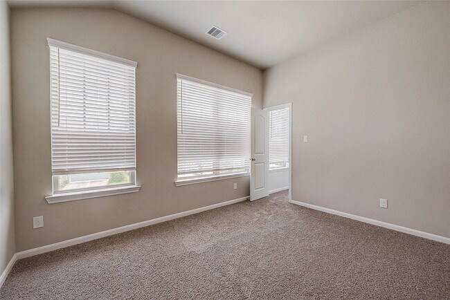 Building Photo - 2559 Terrace Point Dr
