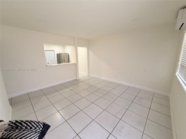 Building Photo - 95-97-97 NE 168th St