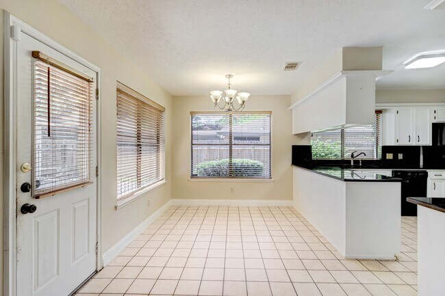 Building Photo - 3706 Haven Pines Dr