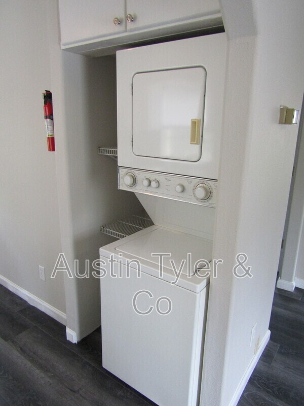 Building Photo - 2983B Smith St