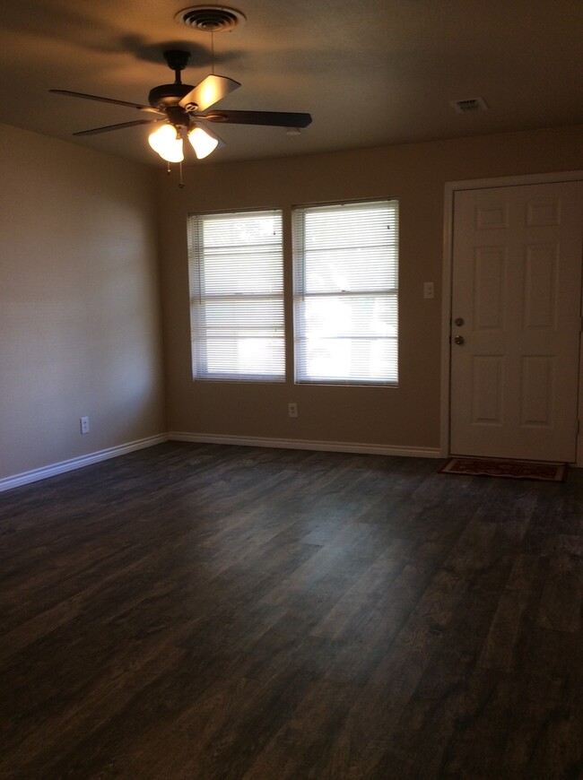 Building Photo - Available September 1st! Completely Update...