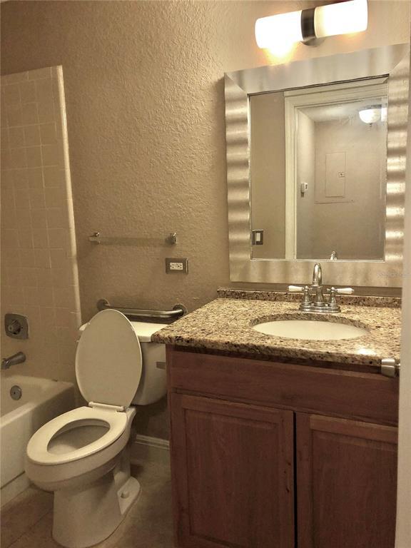 Building Photo - 1043 S Hiawassee Rd