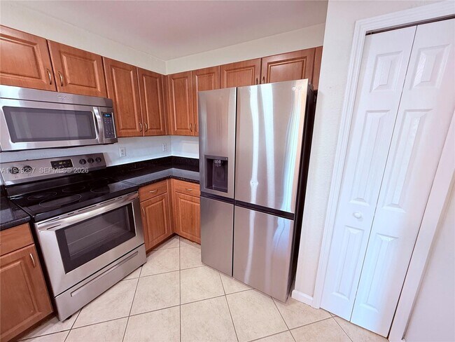 Building Photo - 11202 NW 83rd St