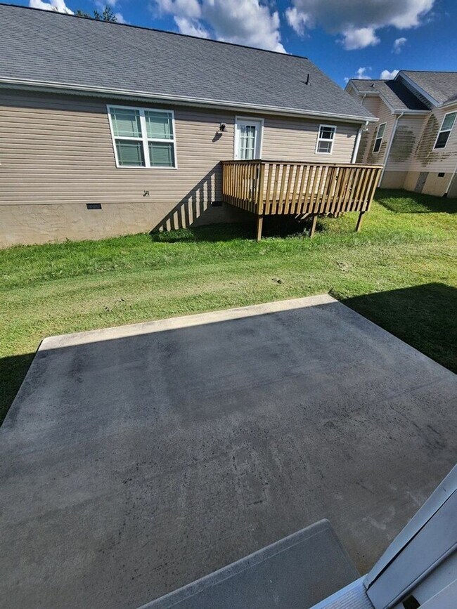 Building Photo - 4 Bedroom Home in the Reserve Neighborhood with Garage and Washer/Dryer Included