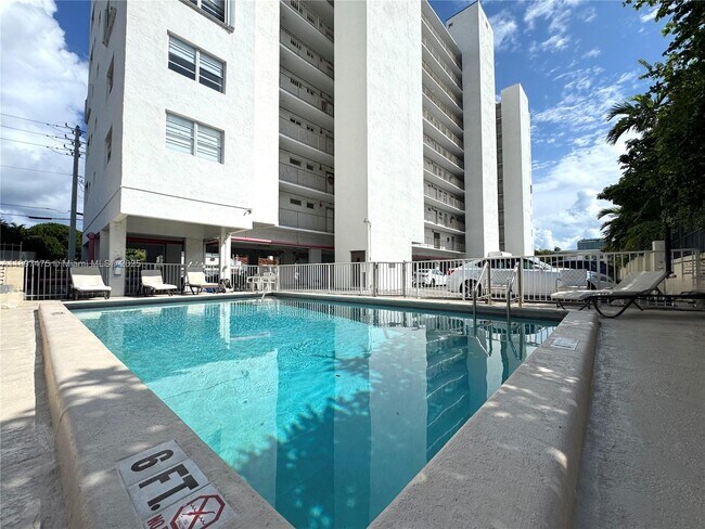 Building Photo - 7850 Byron Ave