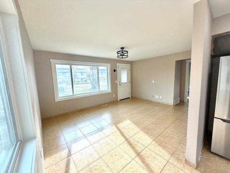 Building Photo - 8209 E Indiana Ave