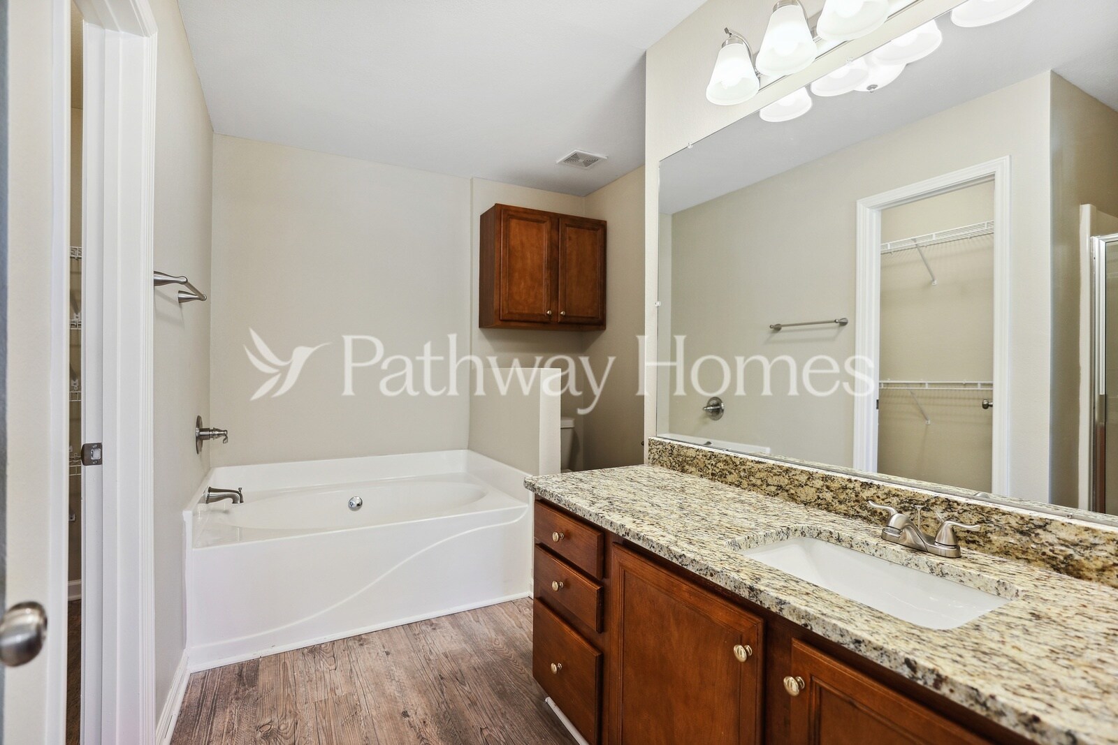 Building Photo - 310 Lakeview Trail