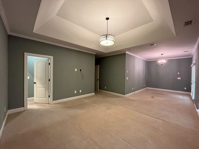 Building Photo - Riegel Pointe