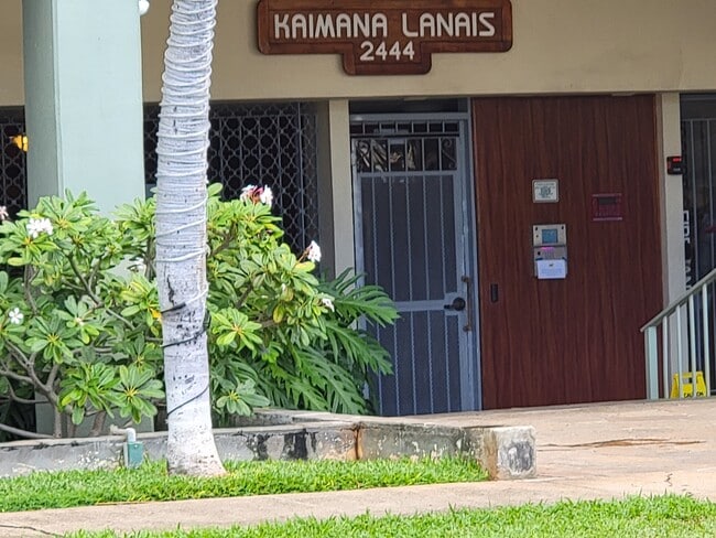 Building Photo - 2444 Hihiwai St