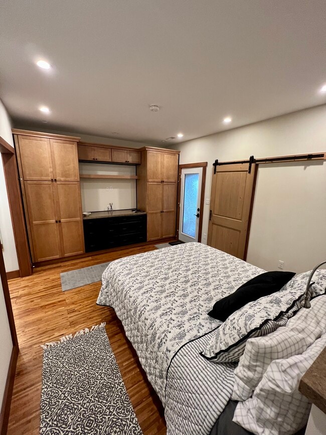 Building Photo - 1003 Court St