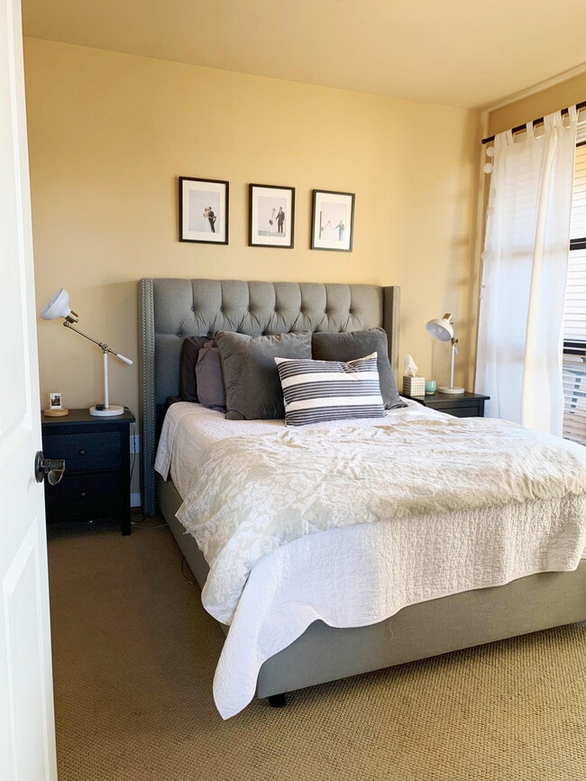 Building Photo - The Dakota Condominiums - 1 bedroom